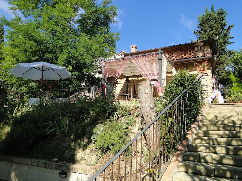 圣吉米纳诺 La Capanna Di Sovestro酒店 客房 照片
